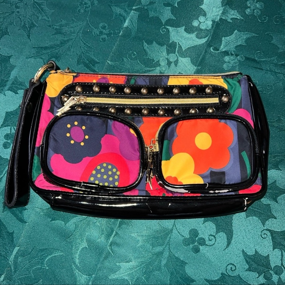 BETSEY JOHNSON “BETSEYVILLE” Y2K PVC BLACK PATENT W/ FLORAL PRINT WRISTLET